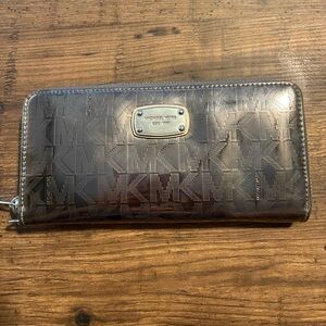 Michael Kors jet set metallic rare large zip around wallet wristlet